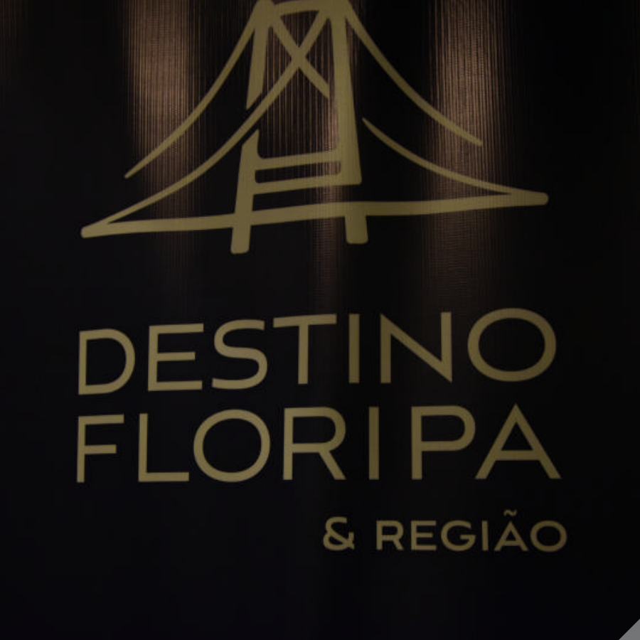 Destino Floripa & Região recebe comenda no aniversário de Florianópolis
