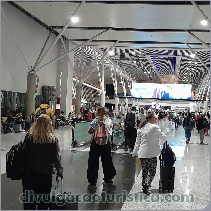 Festas de fim de ano devem atrair 14,3 milhões de turistas e movimentar os aeroportos brasileiros - https://divulgacaoturistica.com/