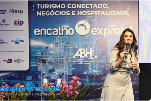 Encatho & Exprotel 2025 - Marketing Sensorial destaque da palestra de Renata Freire no Encatho & Exprotel - sortimentos.com.br