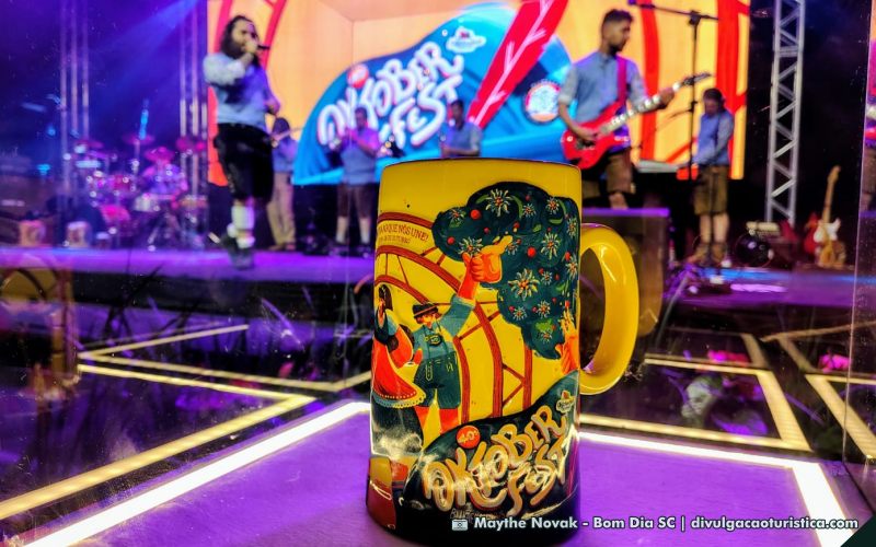 Ein Prosit - Oktoberfest de Blumenau 2025 - Sortimento Divulgação Turística
