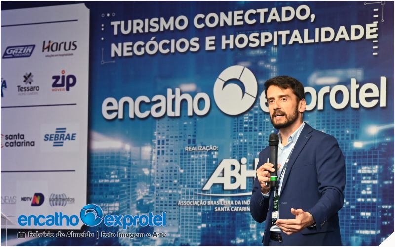 Palestra de Bruno Wendling no Encatho & Exprotel - sortimentos.com media partner