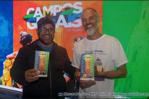 Marcos Silva ( Diretor da BNT Online ) e Guilherme Forbeck, presidente da Adetur no lançamento do Guia Conheça Campos Gerais do Paraná -A Bíblia do Turismo - divulgacaoturistica.com