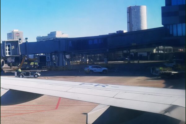Aeroporto Salgado Filho em Porto Alegre - Sortimento Divulgação Turistica