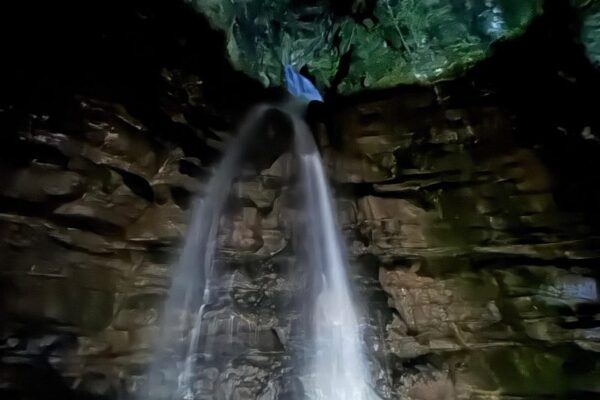 A incrível Experiência Noturna no Buraco do Padre em Ponta Grossa nos Campos Gerais no Paraná A incrível Experiência Noturna no Buraco do Padre em Ponta Grossa nos Campos Gerais no Paraná