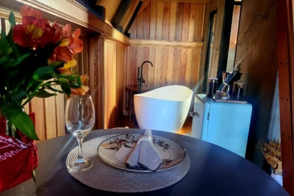 Um refúgio com cheiro de paz: Estância Casa de Madeira, no Paraná