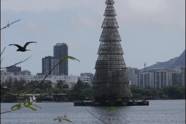 Árvore de Natal da Lagoa Rodrigo de Freitas - Natal no Rio de Janeiro