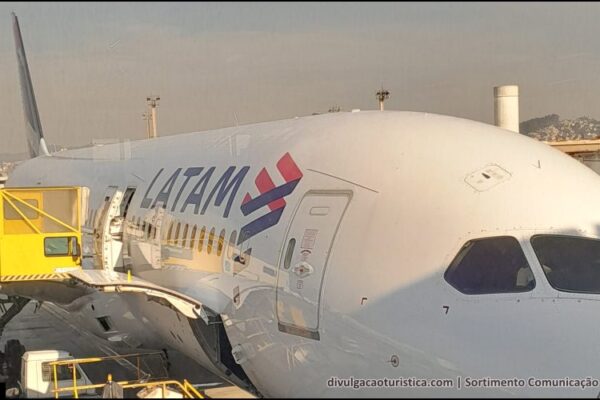 LATAM revela os aeroportos mais movimentados no Sul do Brasil durante a temporada de verão e Carnaval 2026